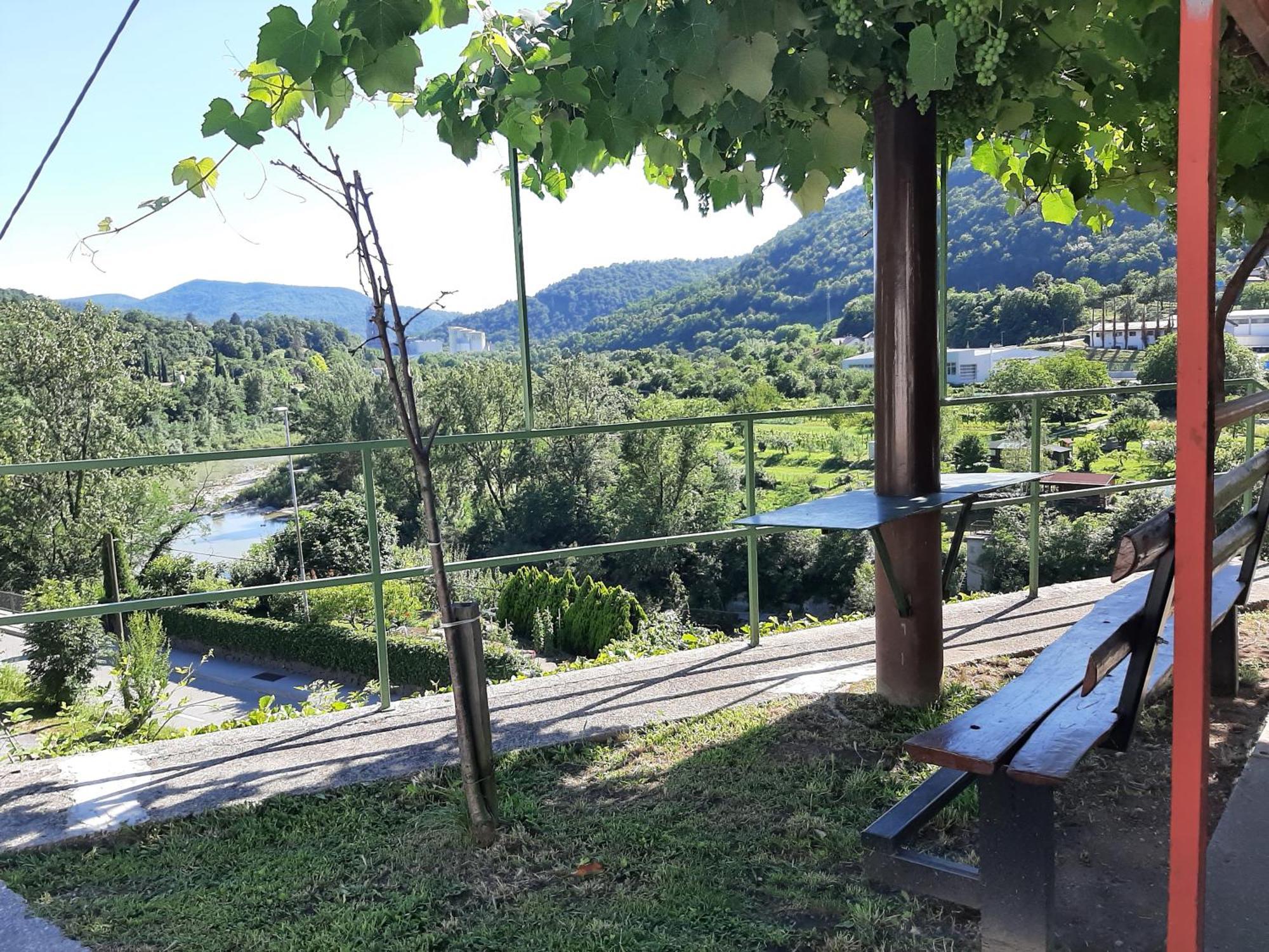 Apartma Kanal エクステリア 写真
